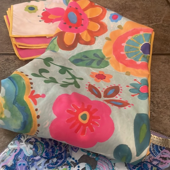Lilly Pulitzer/ Natural life perfect beach day bag, everything you need! - Picture 5 of 17